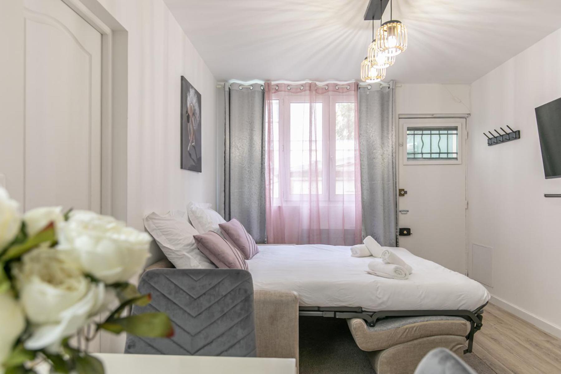 מונטרוג' Superbe Maison De Ville Avec Jardin מראה חיצוני תמונה