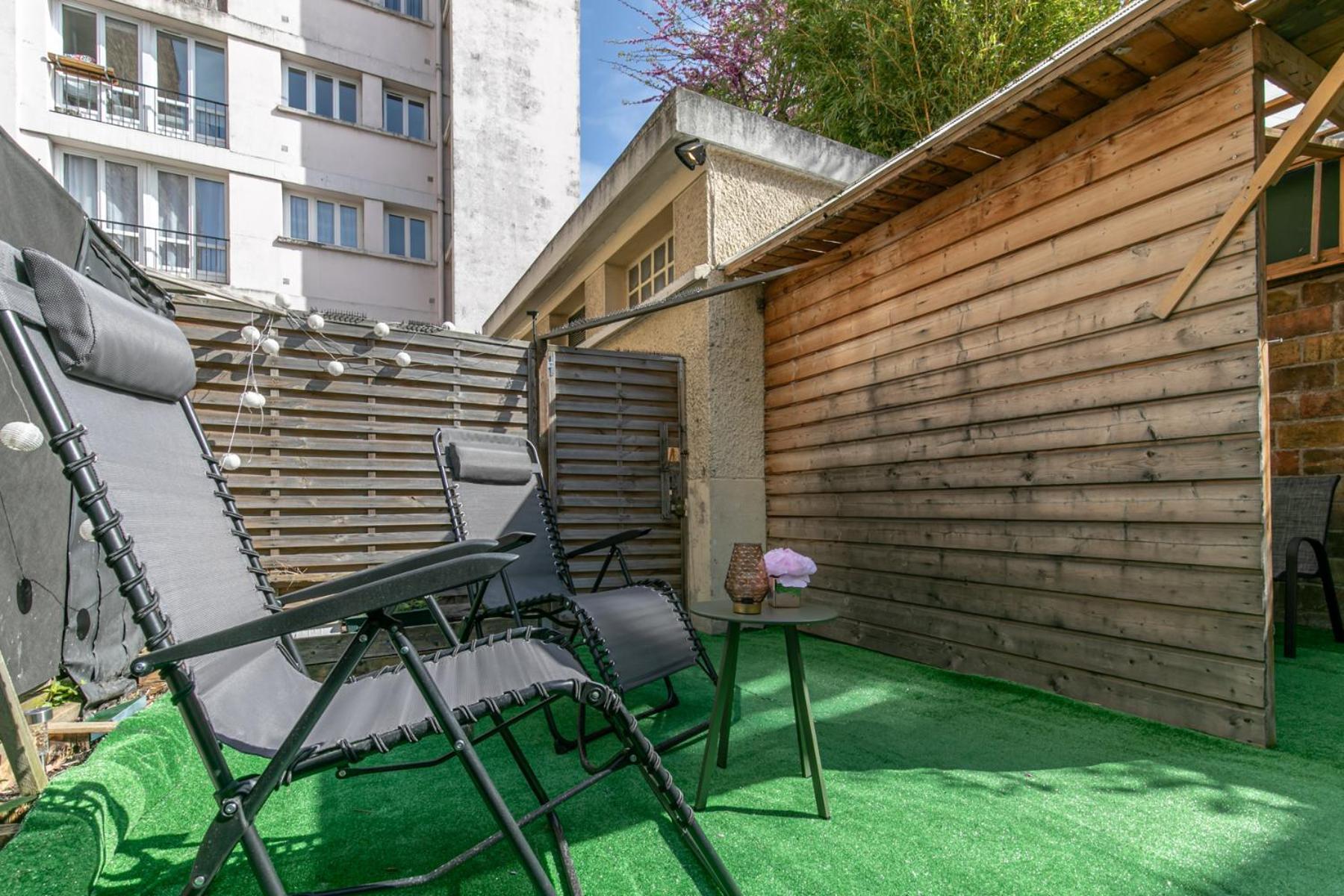 מונטרוג' Superbe Maison De Ville Avec Jardin מראה חיצוני תמונה